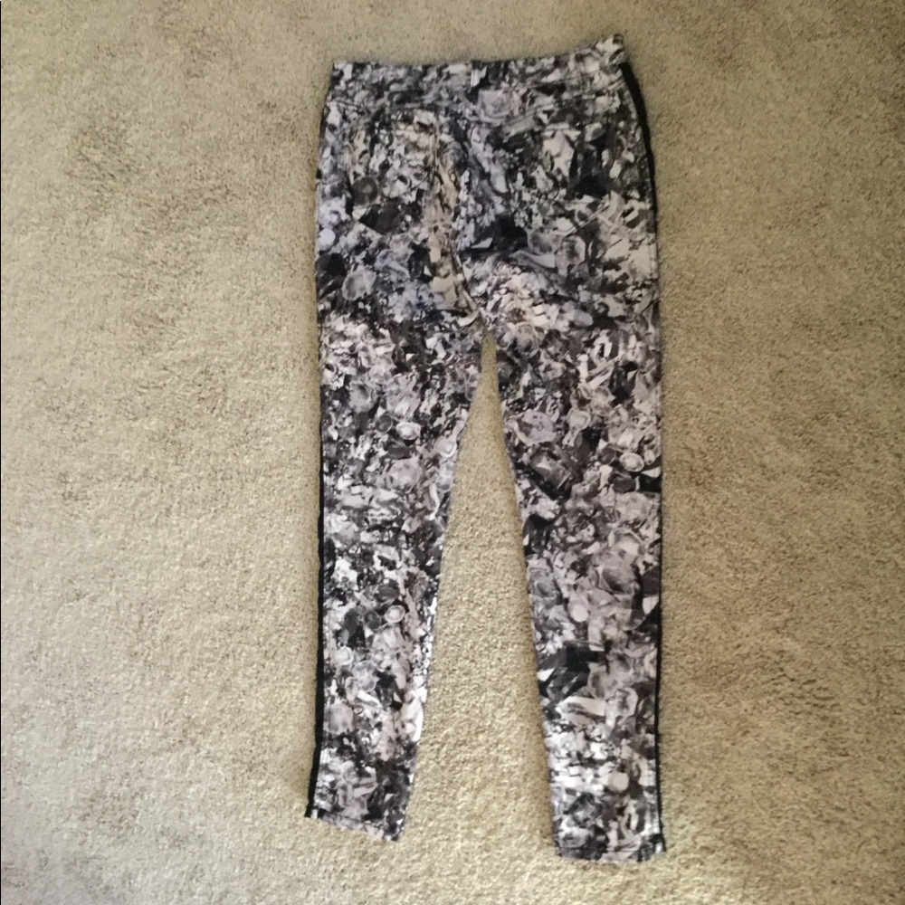 Decorative Pants With Black Vertical Stripes - Picture 5 of 8